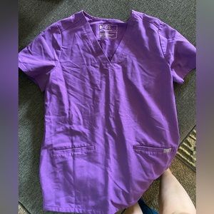 Fig scrubs Catarina top. Ultraviolet